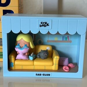 Pop Mart Crybaby Scene Set Teardrops on the Pilllow